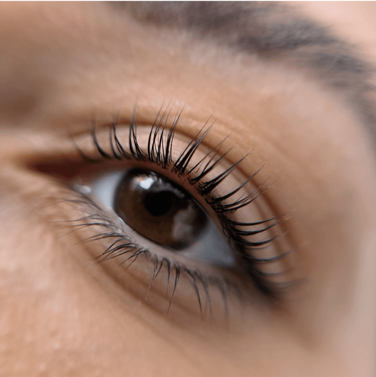 10 способов завить ресницы